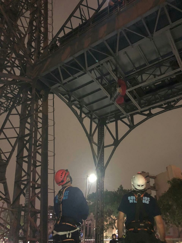 RESCATAN A UN HOMBRE